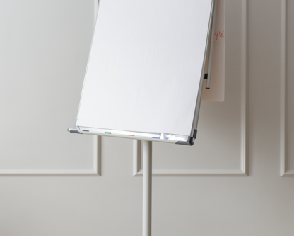 Флипчарт (маркерная доска с листами бумаги)