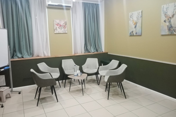 Кабинет №2 зал для групп и тренингов